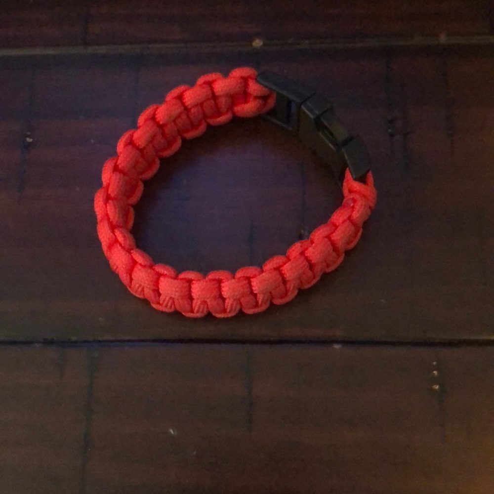 Braided bracelet red and black